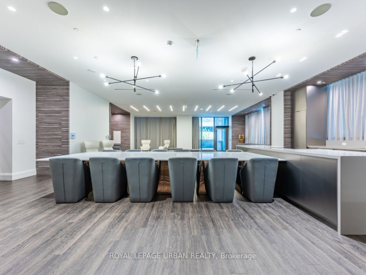 39 Roehampton Ave, #2303