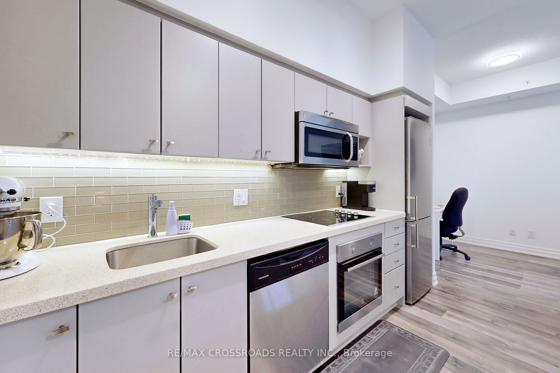 565 Wilson Ave, #621W