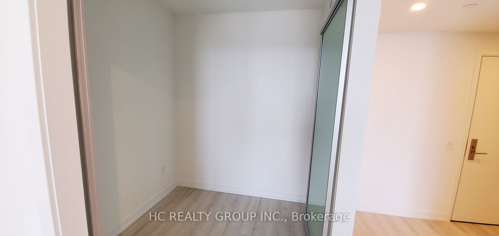 33 Helendale Ave, #2205