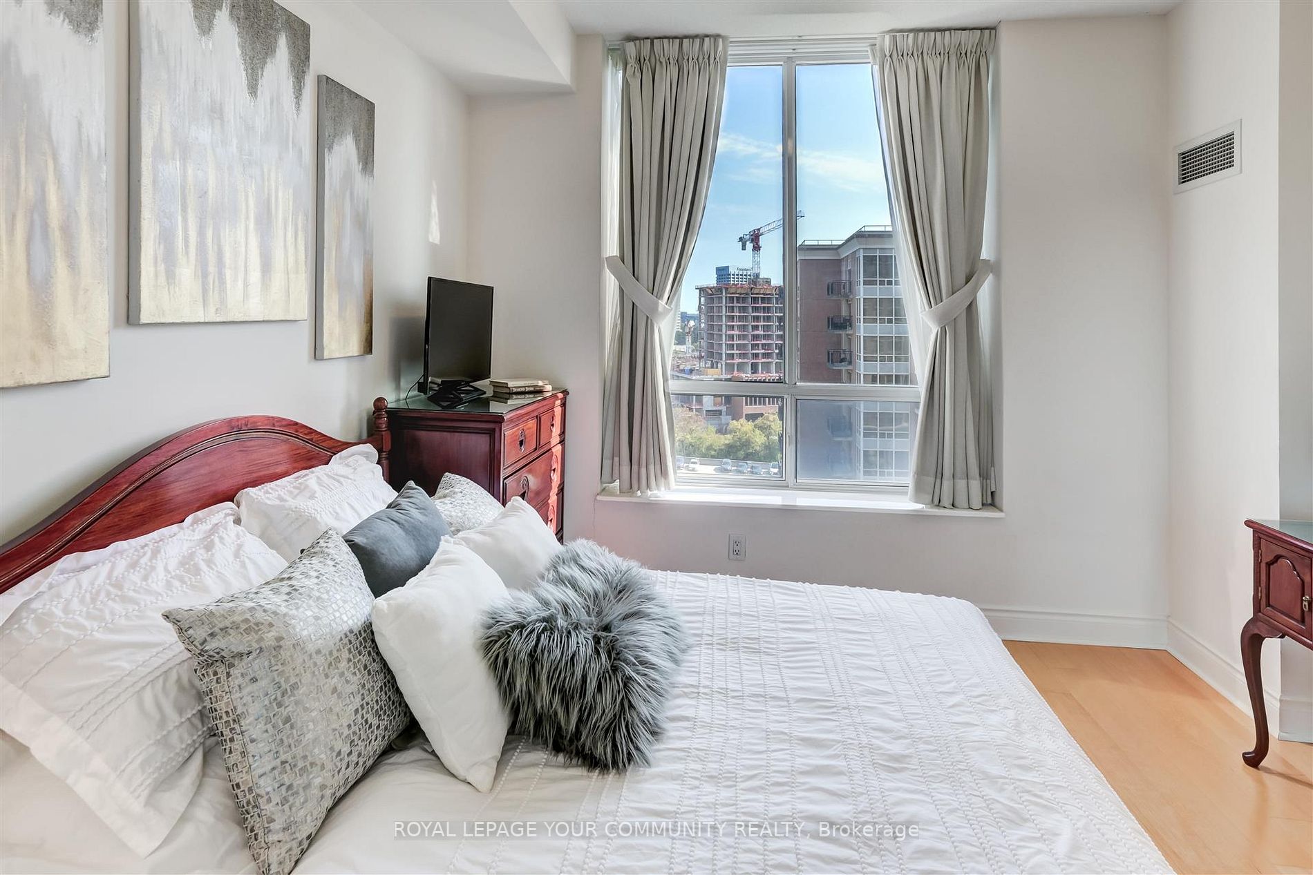 1105 Leslie St, #1102
