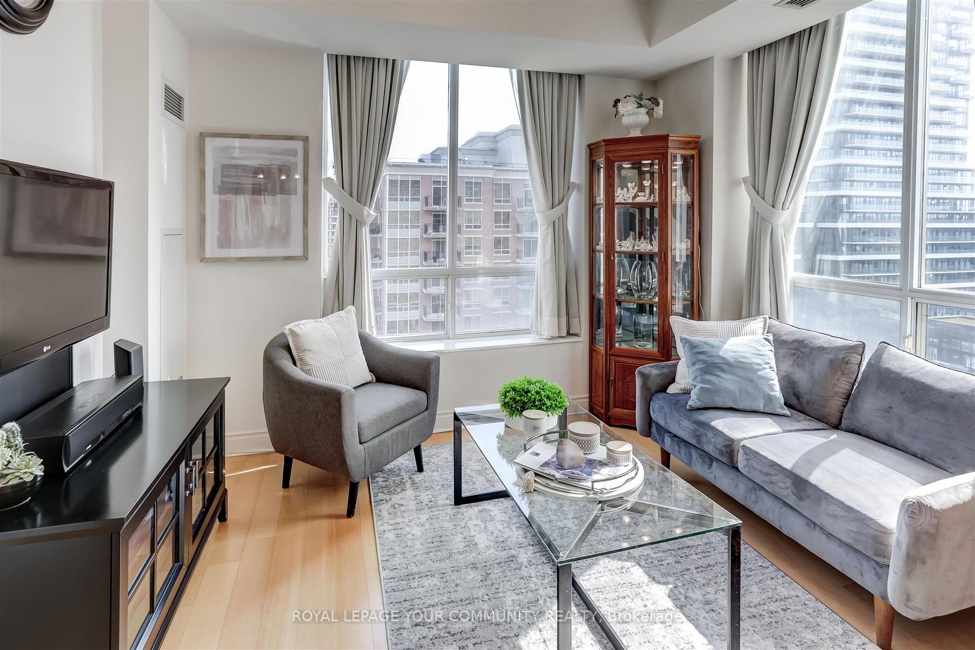 1105 Leslie St, #1102