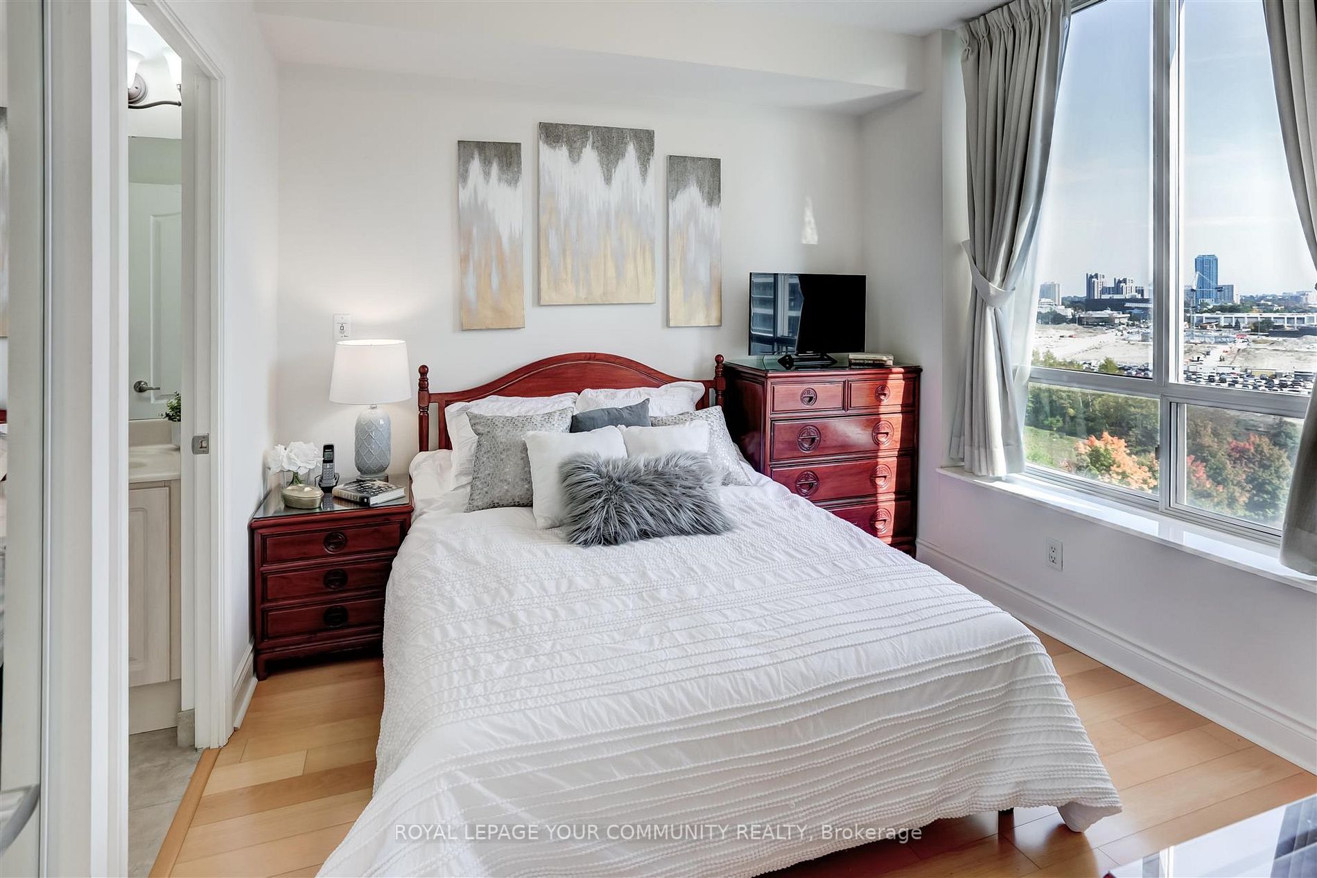 1105 Leslie St, #1102