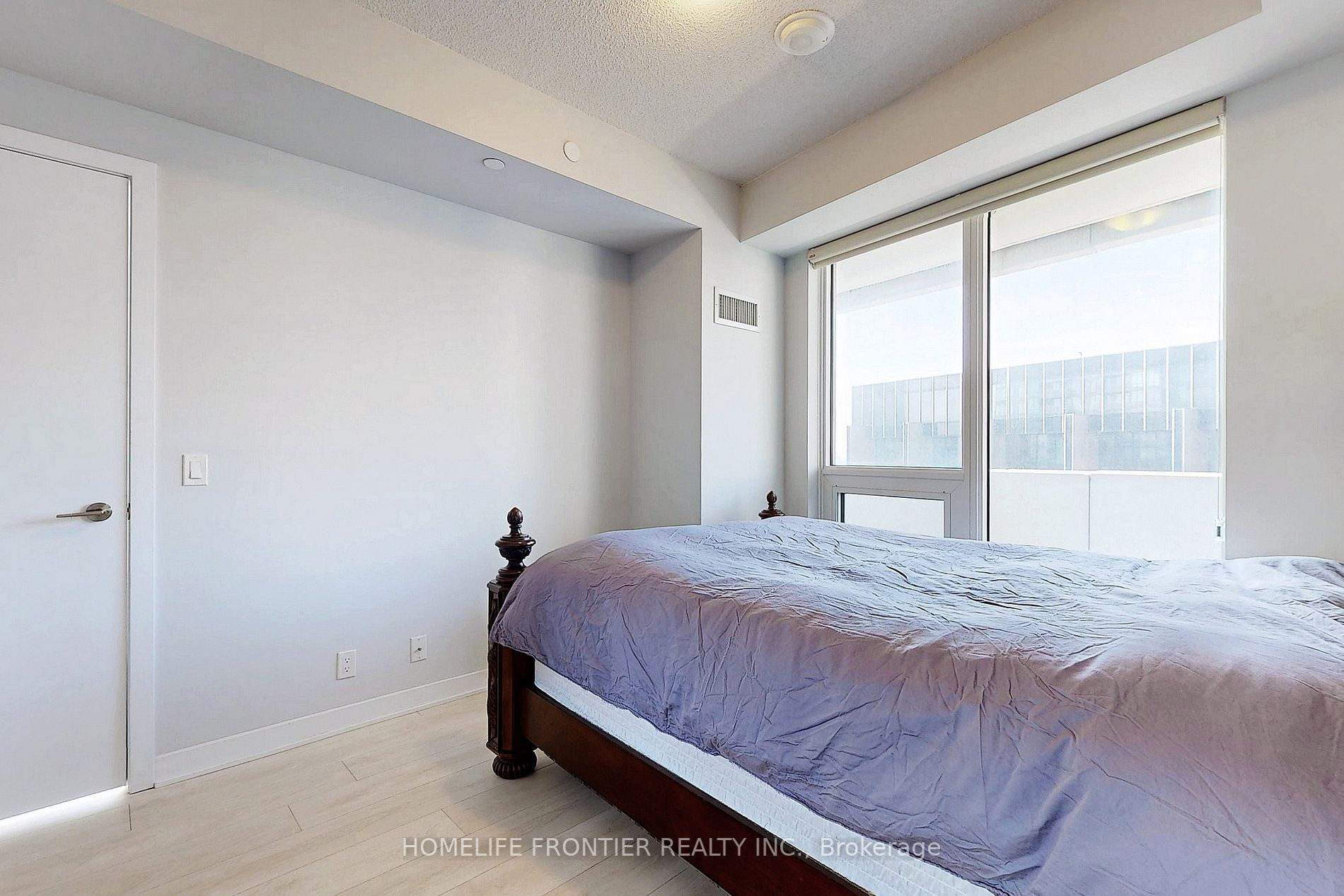 2221 Yonge Street, #1808