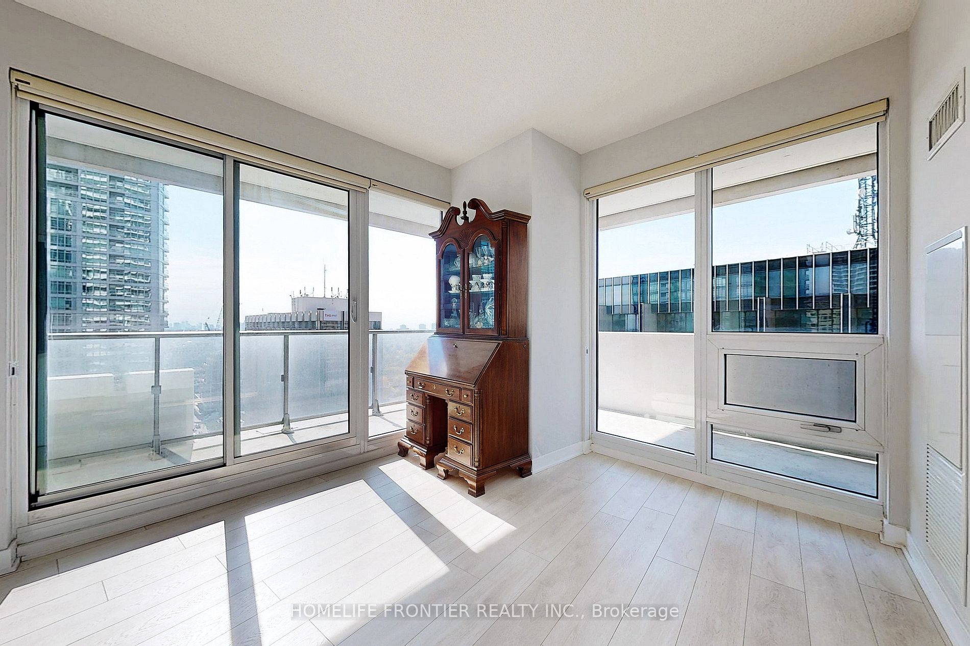 2221 Yonge Street, #1808