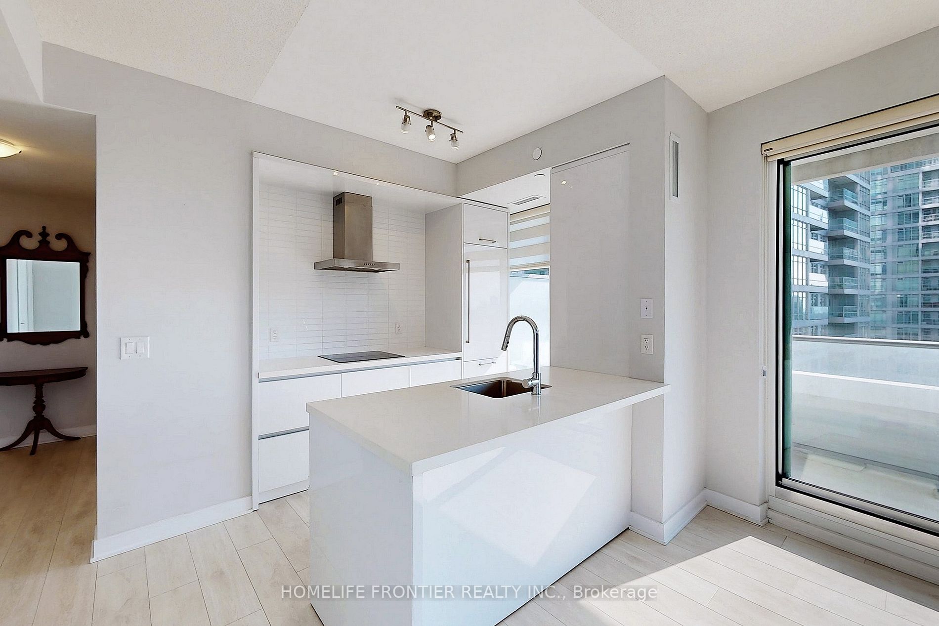 2221 Yonge Street, #1808