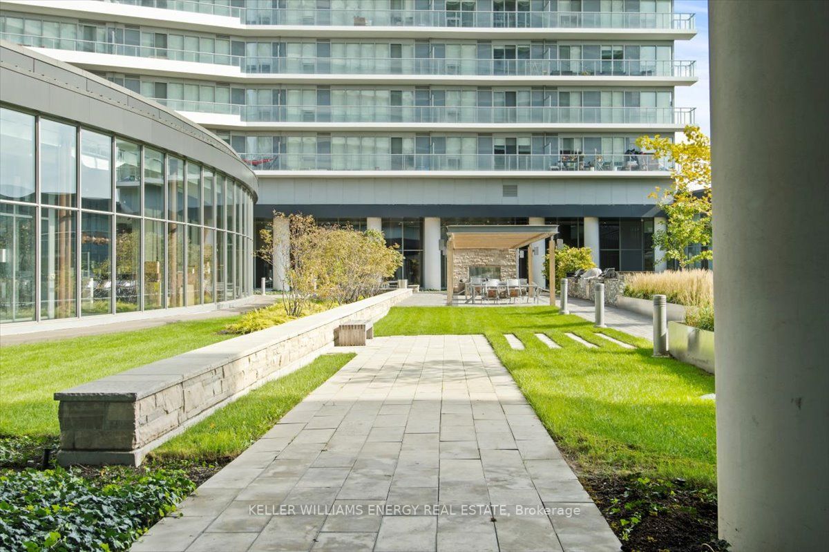 115 Mcmahon Dr, #2101