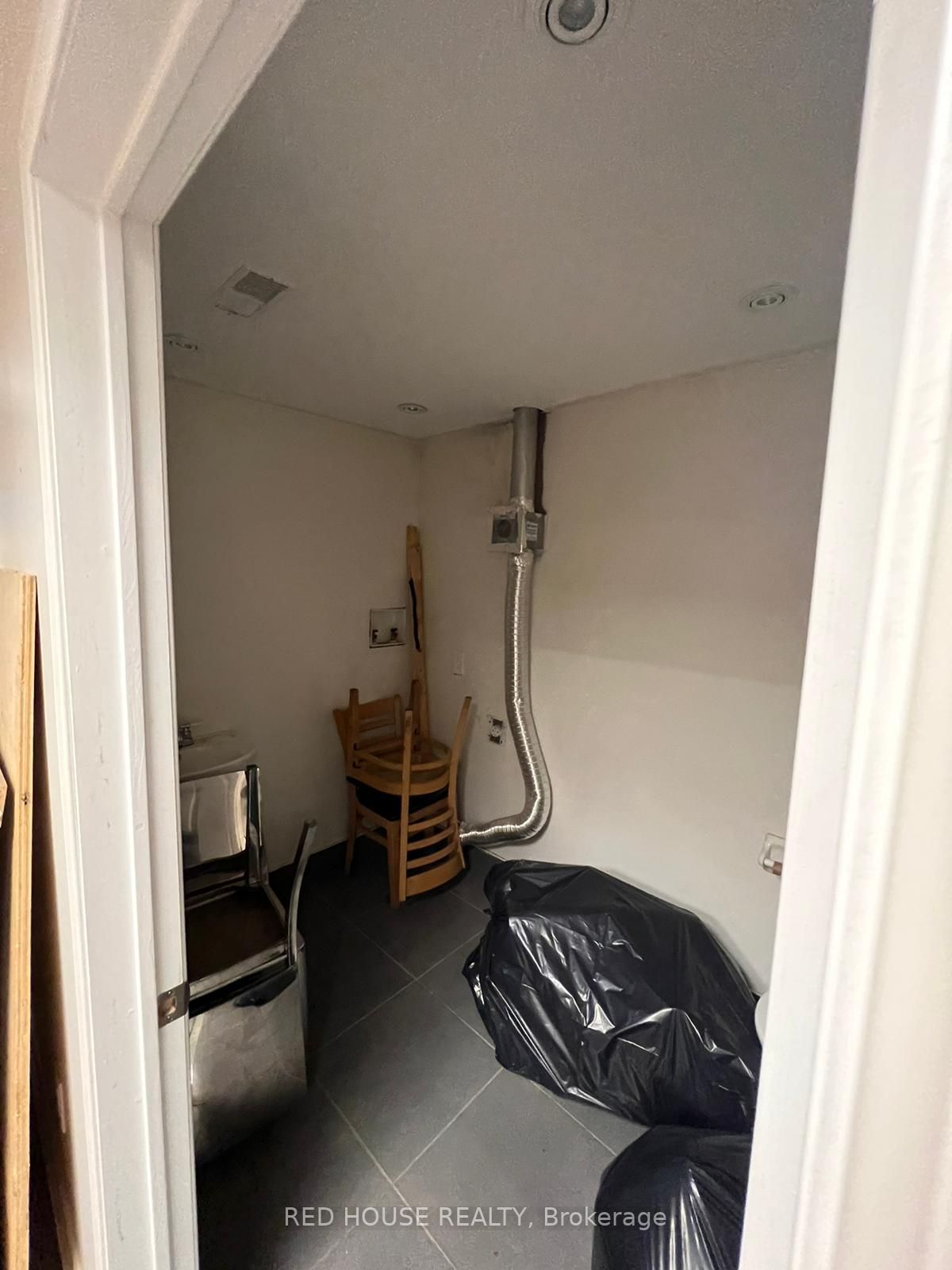 846 Sheppard Ave W
