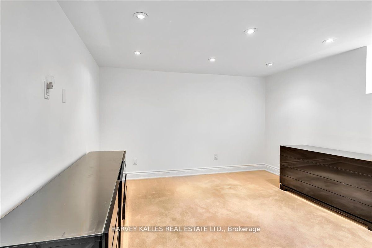 51 Coldstream Ave