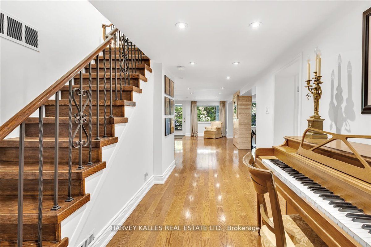 51 Coldstream Ave