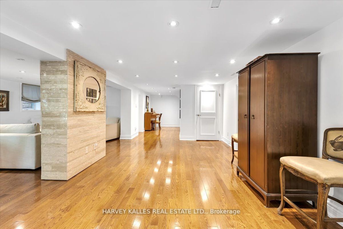 51 Coldstream Ave