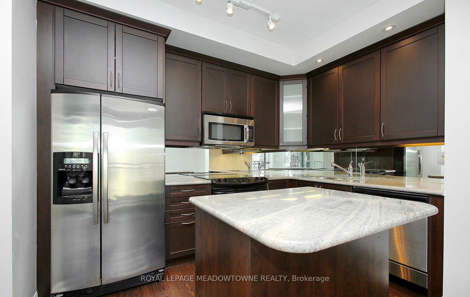 628 Fleet St, #916