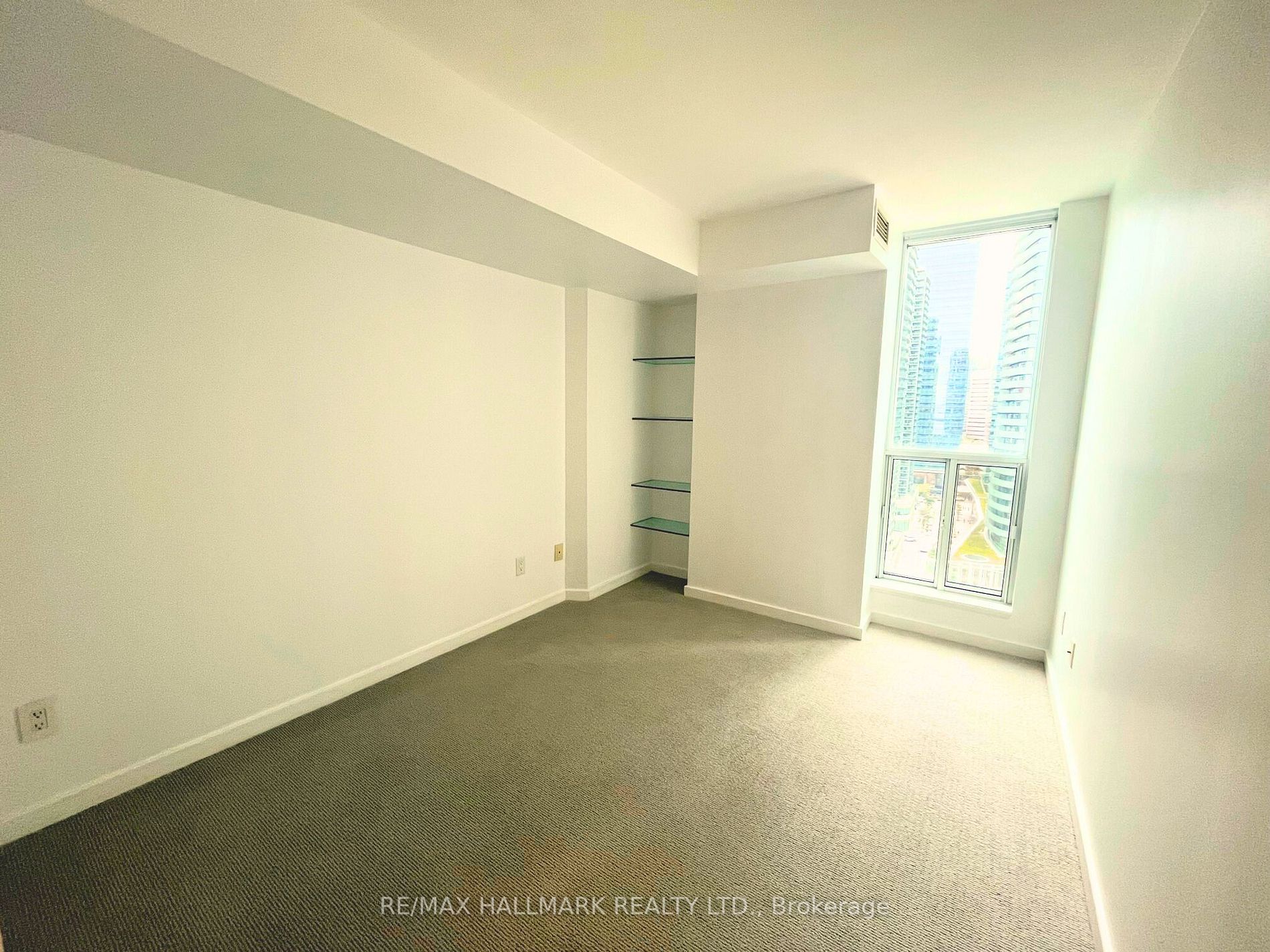 208 Queens Quay W, #1712