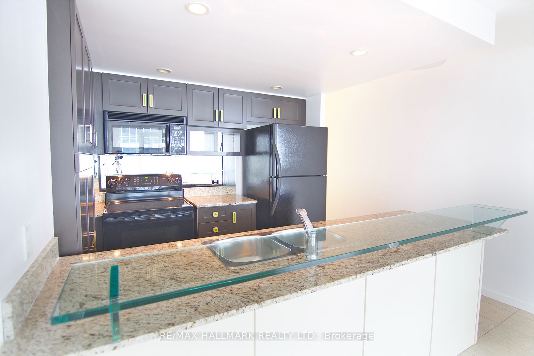 208 Queens Quay W, #1712