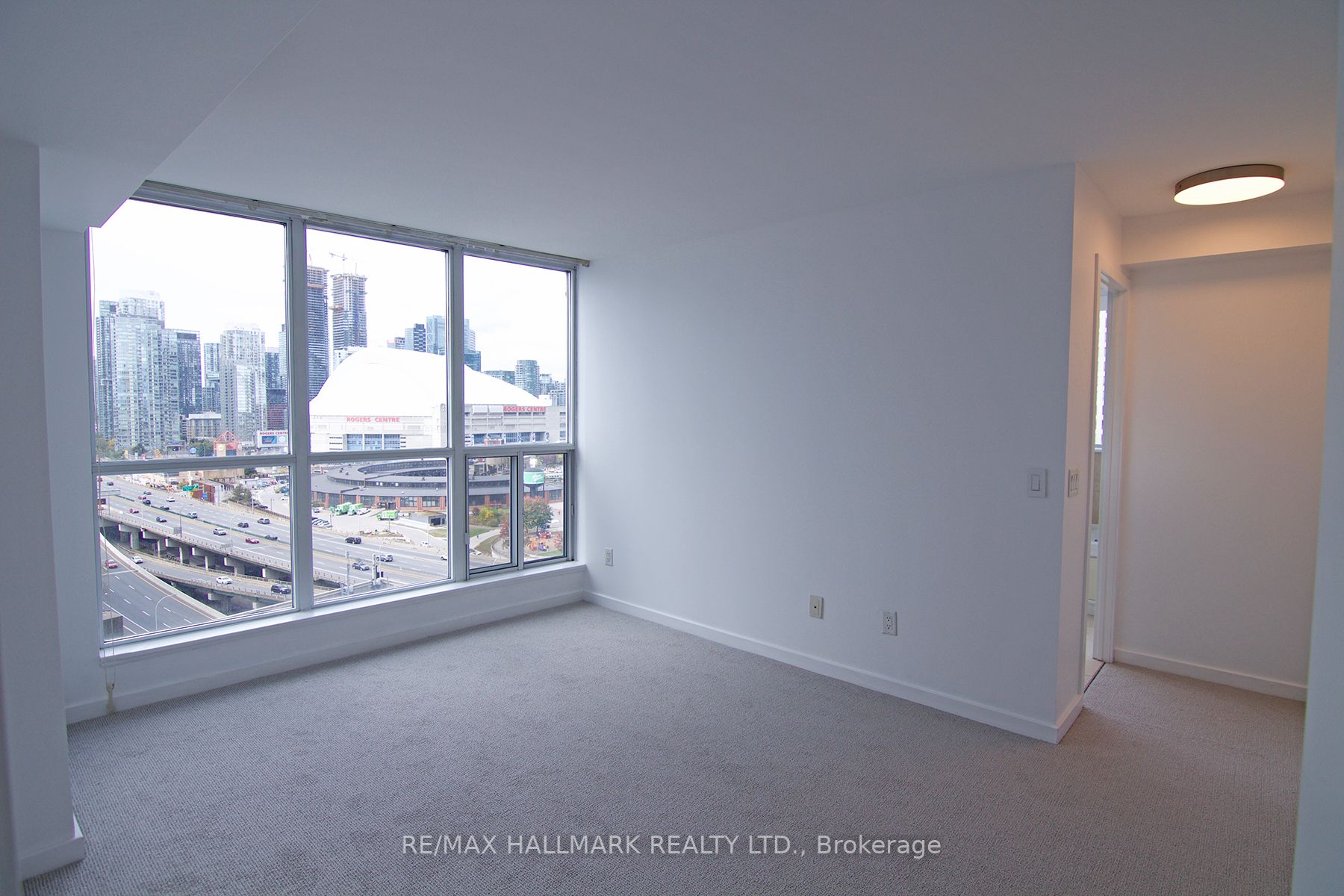 208 Queens Quay W, #1712