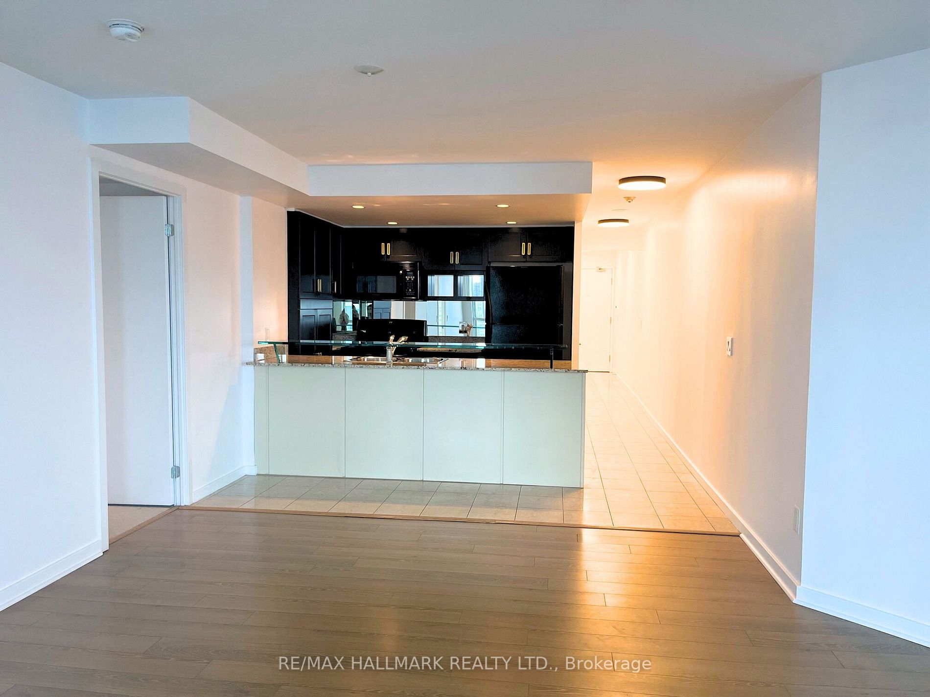 208 Queens Quay W, #1712