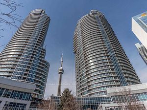 208 Queens Quay W, #1712