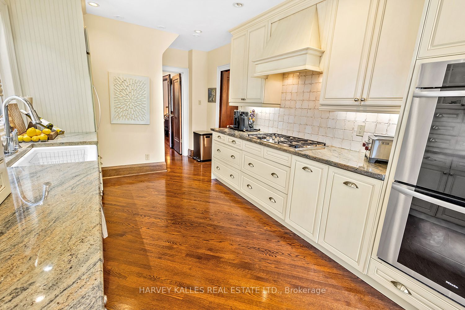 626 Lonsdale Rd