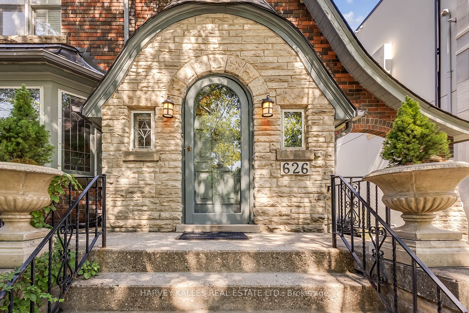 626 Lonsdale Rd