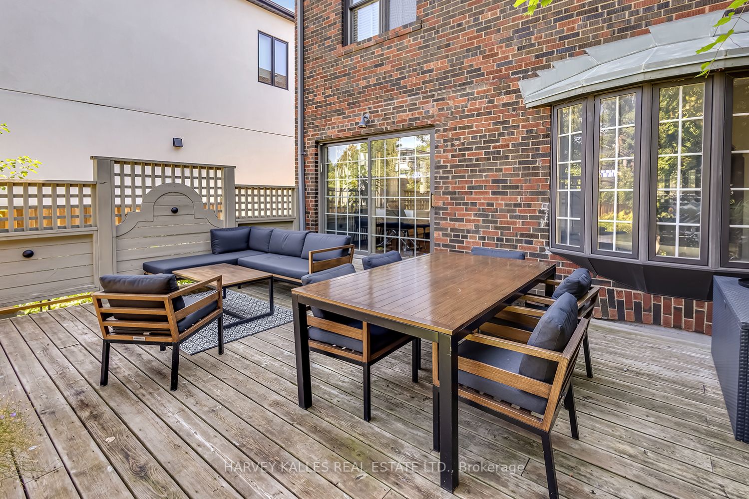 626 Lonsdale Rd