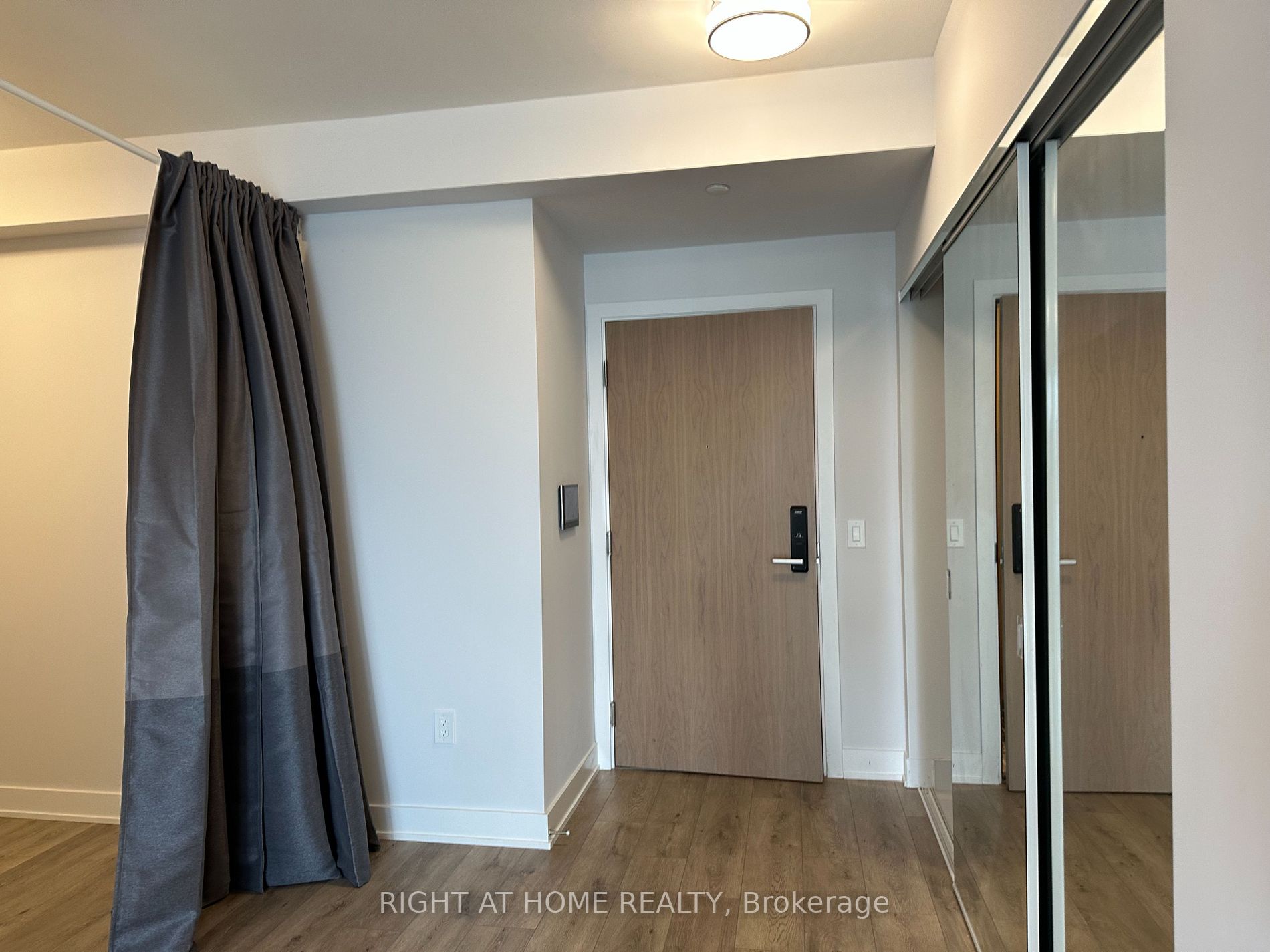 575 Bloor St E, #3110