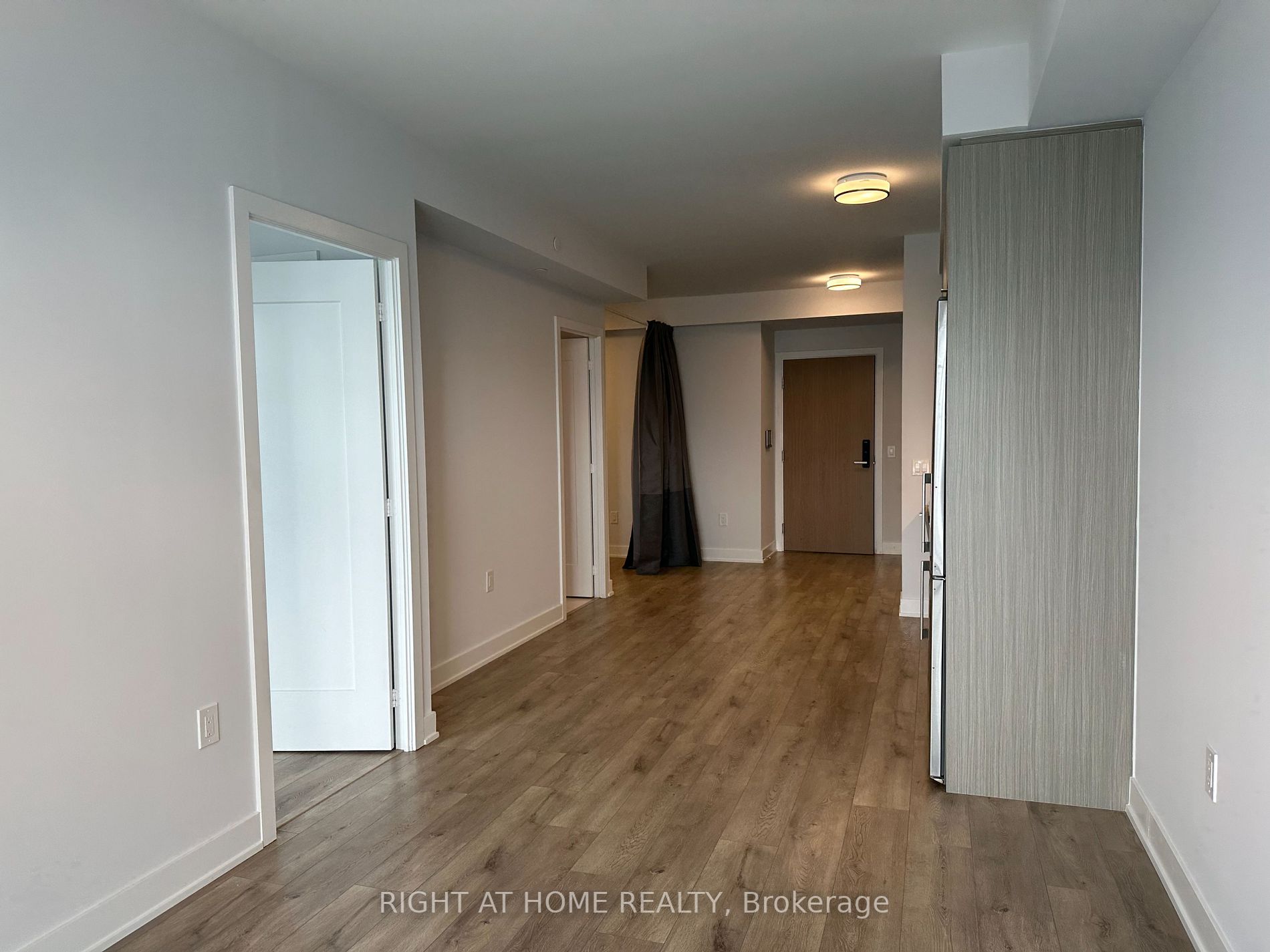 575 Bloor St E, #3110