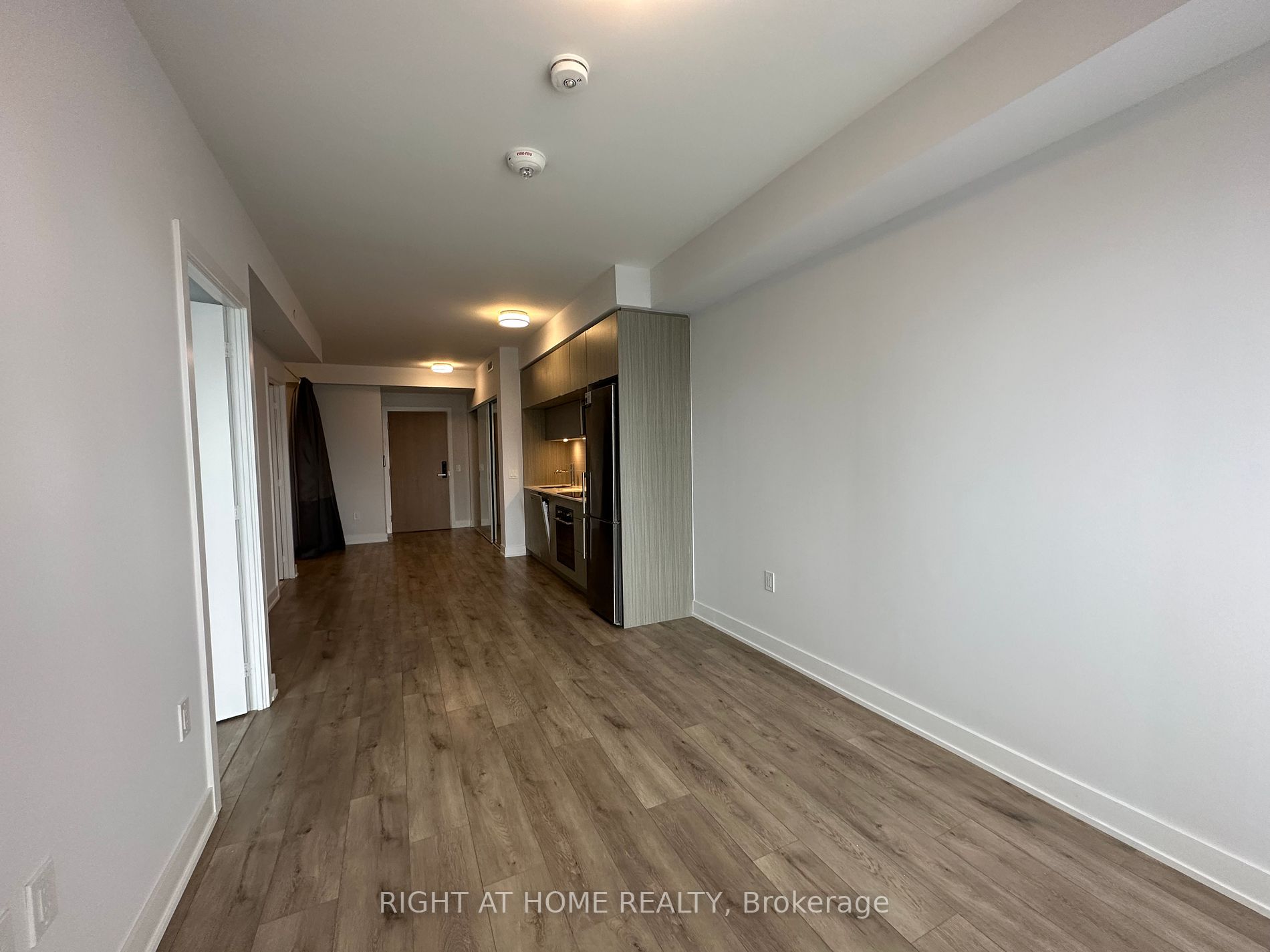 575 Bloor St E, #3110