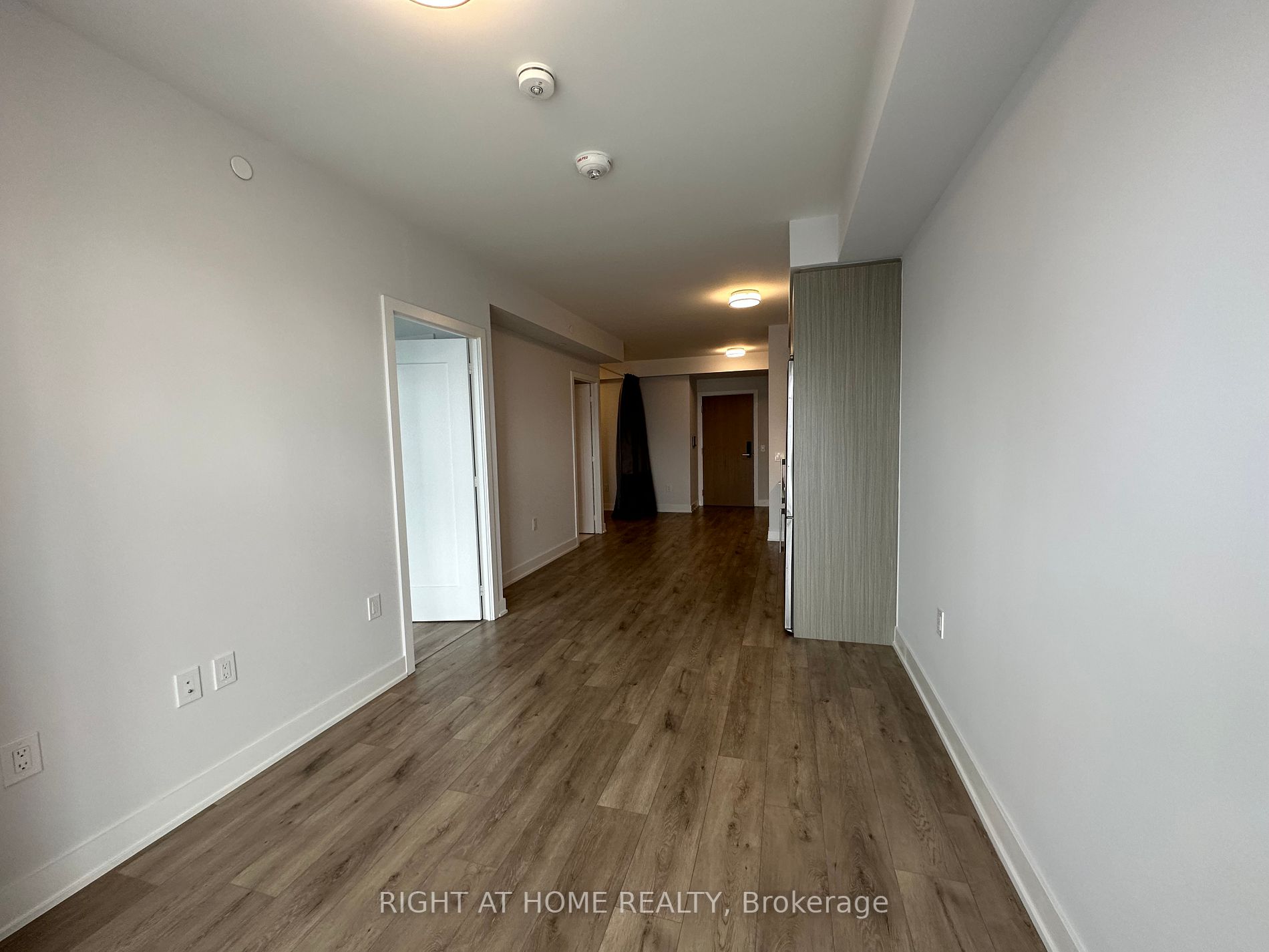 575 Bloor St E, #3110