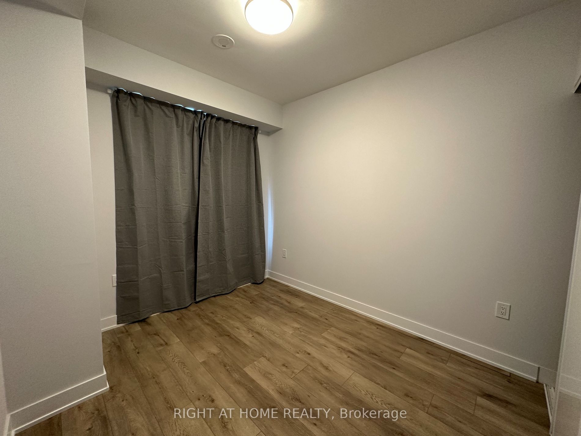 575 Bloor St E, #3110