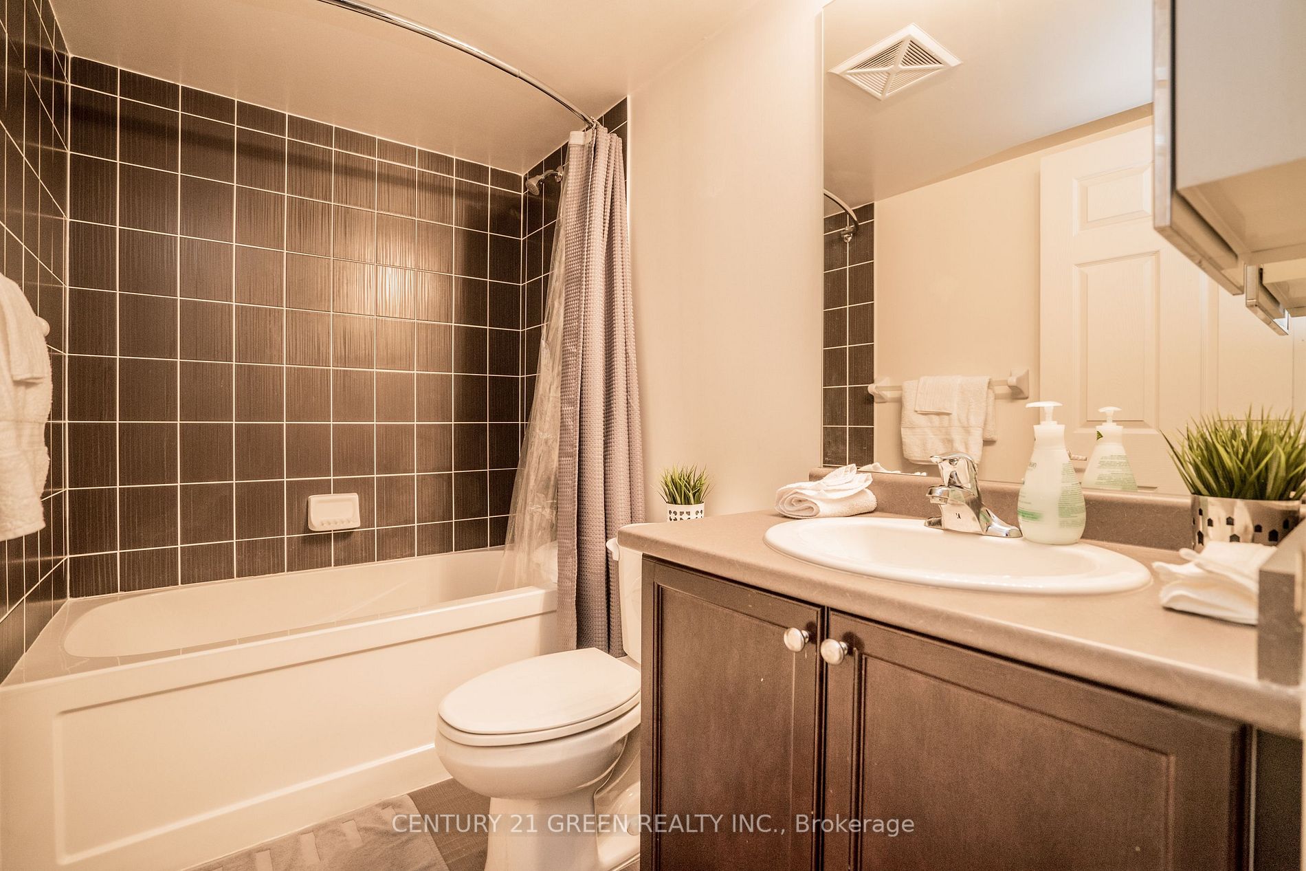 19 Grand Trunk Cres, #2608