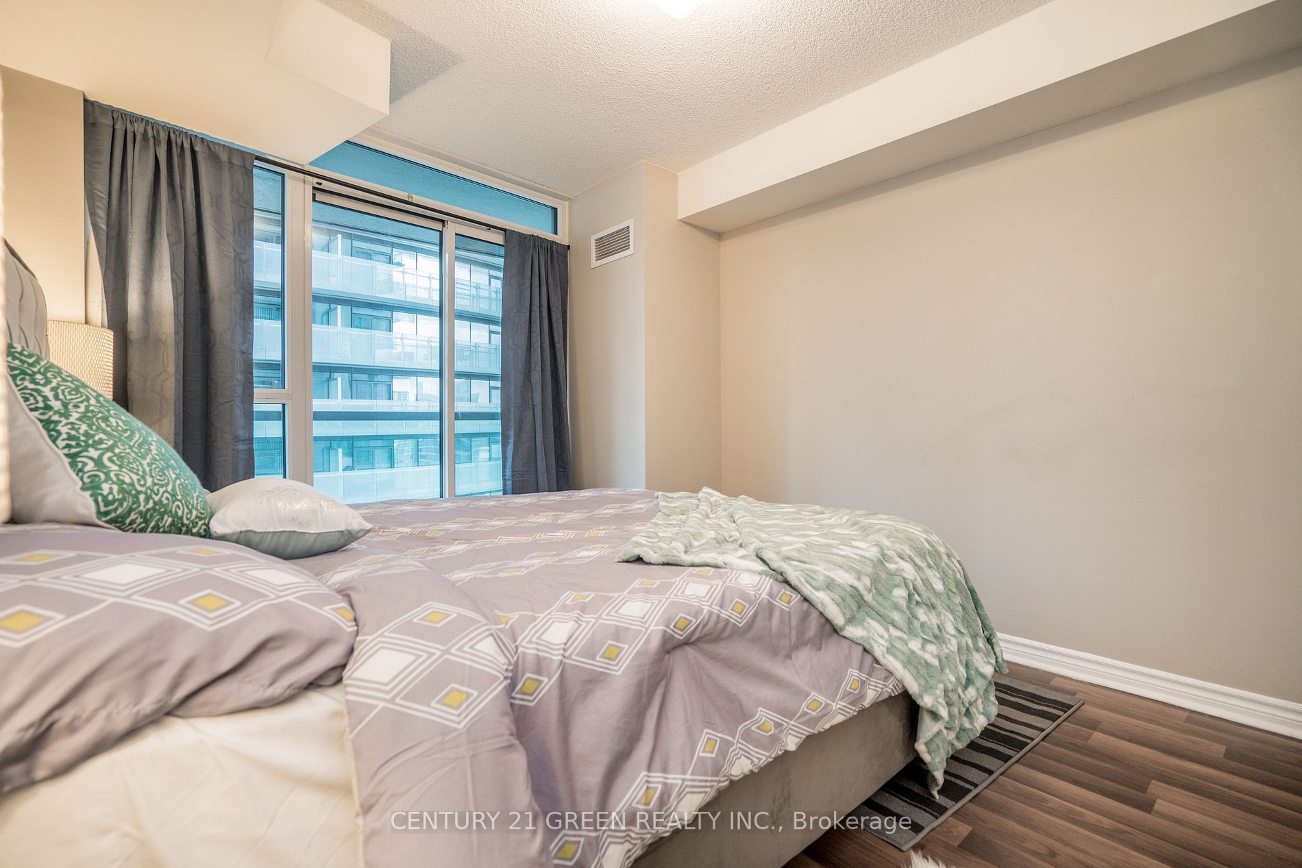 19 Grand Trunk Cres, #2608