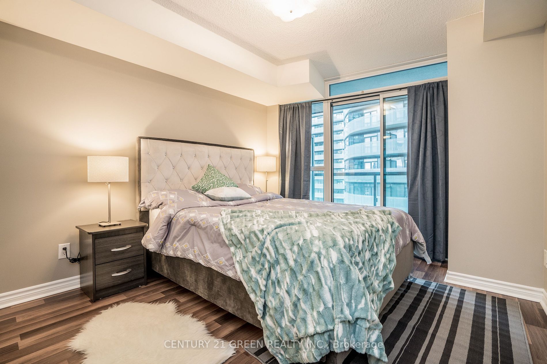 19 Grand Trunk Cres, #2608