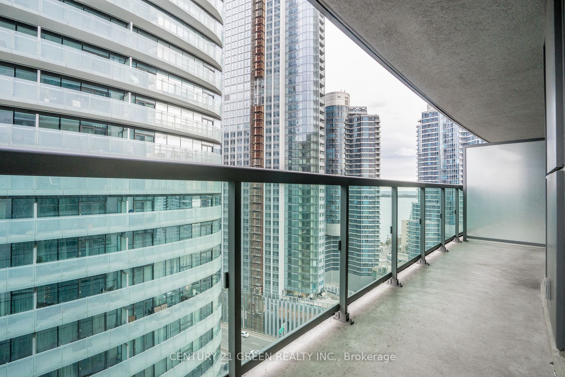 19 Grand Trunk Cres, #2608