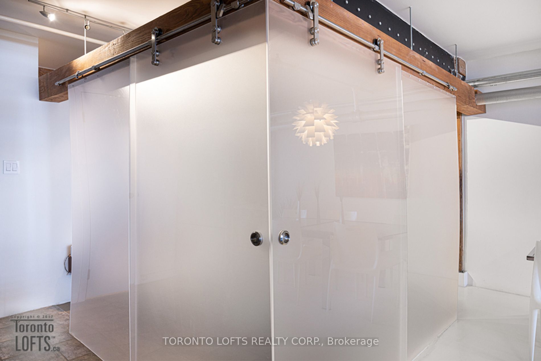 426 Queen St E, #A01