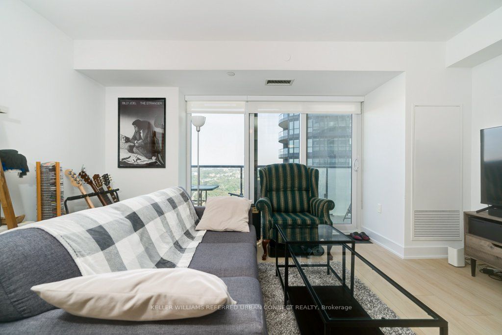 575 Bloor St E, #1504