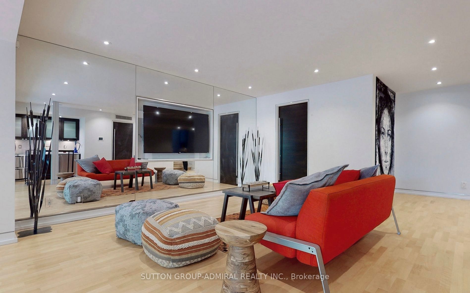 7 Douglas Cres