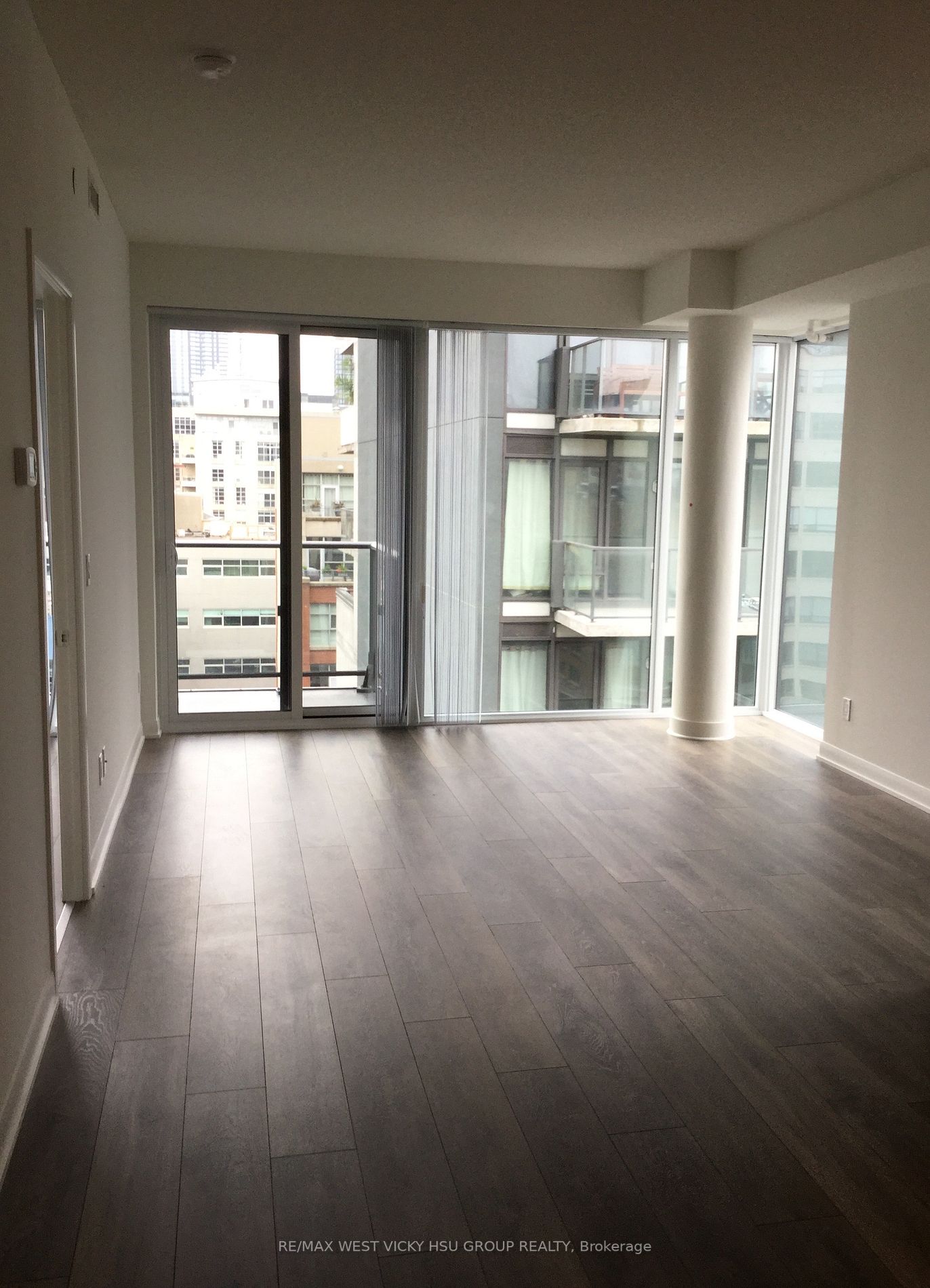 435 Richmond St W, #810