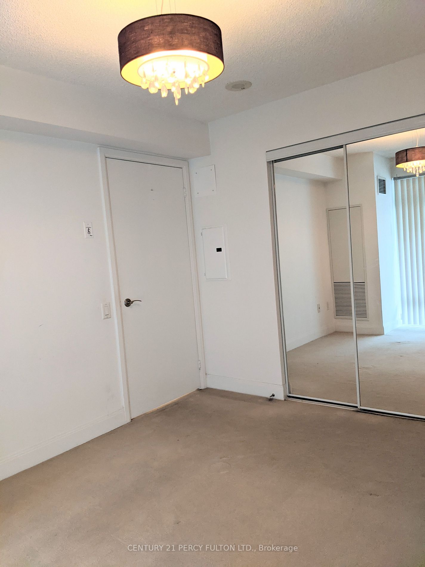 2191 Yonge St, #606
