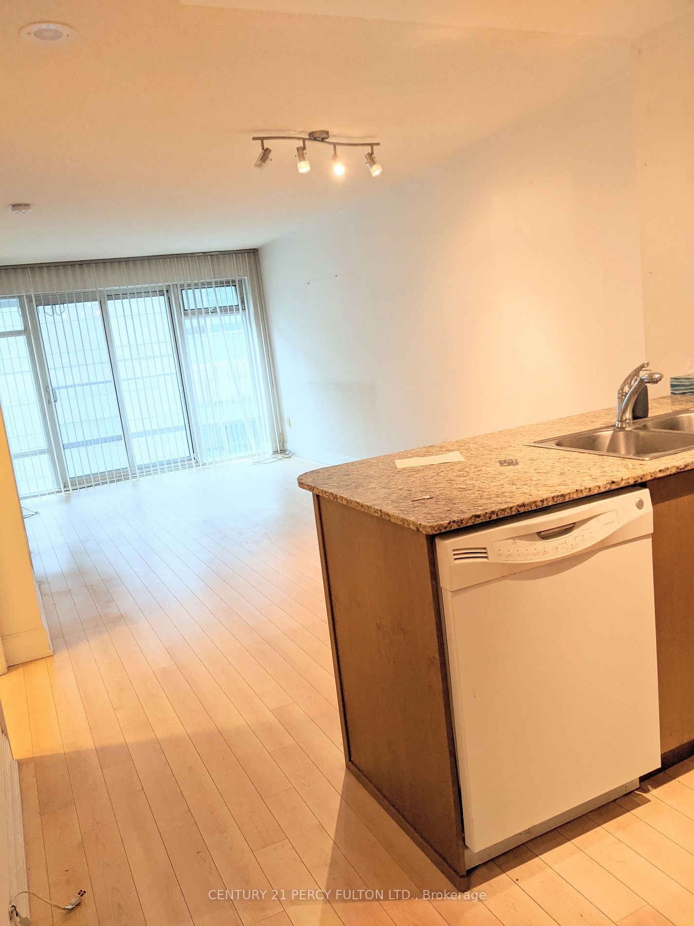 2191 Yonge St, #606