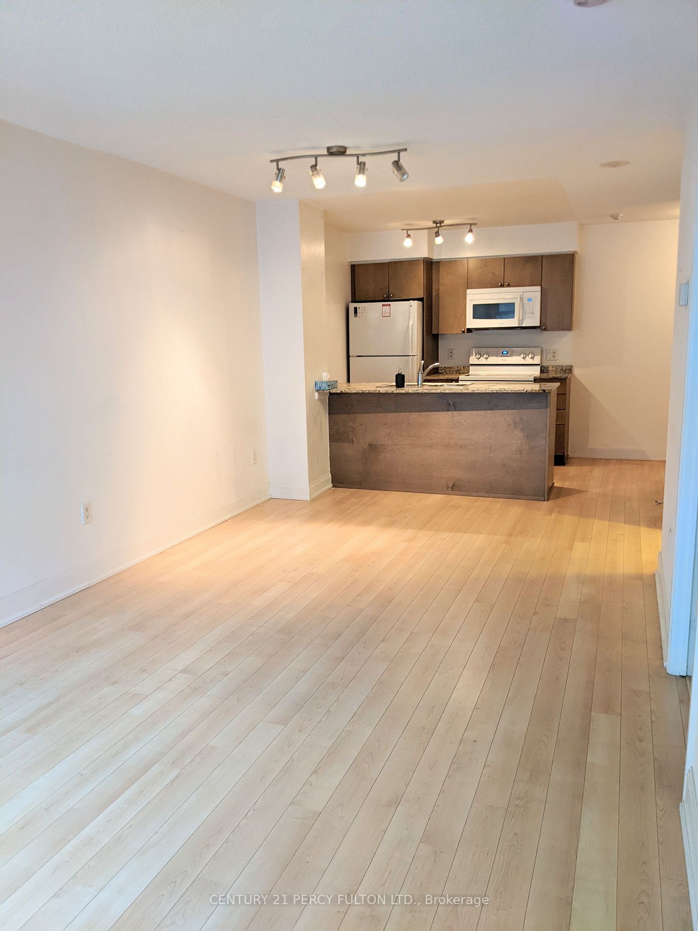 2191 Yonge St, #606