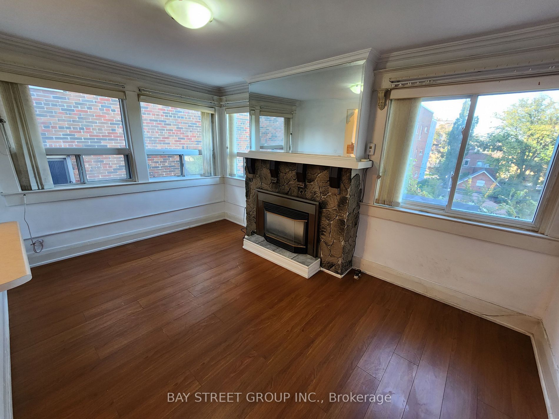 218 Heath St W, #2nd Flr
