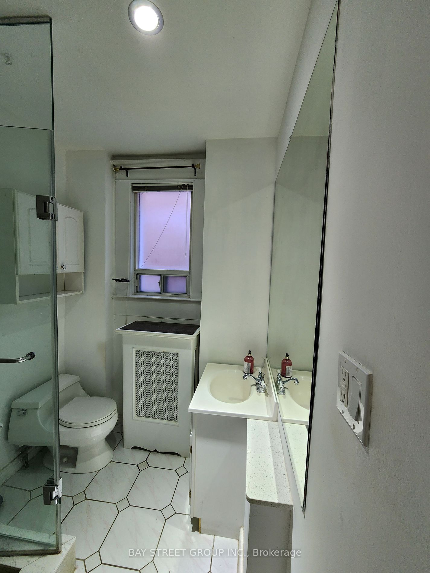 218 Heath St W, #2nd Flr