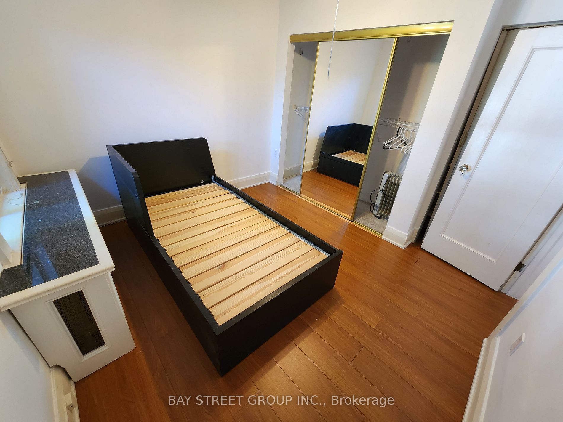 218 Heath St W, #2nd Flr