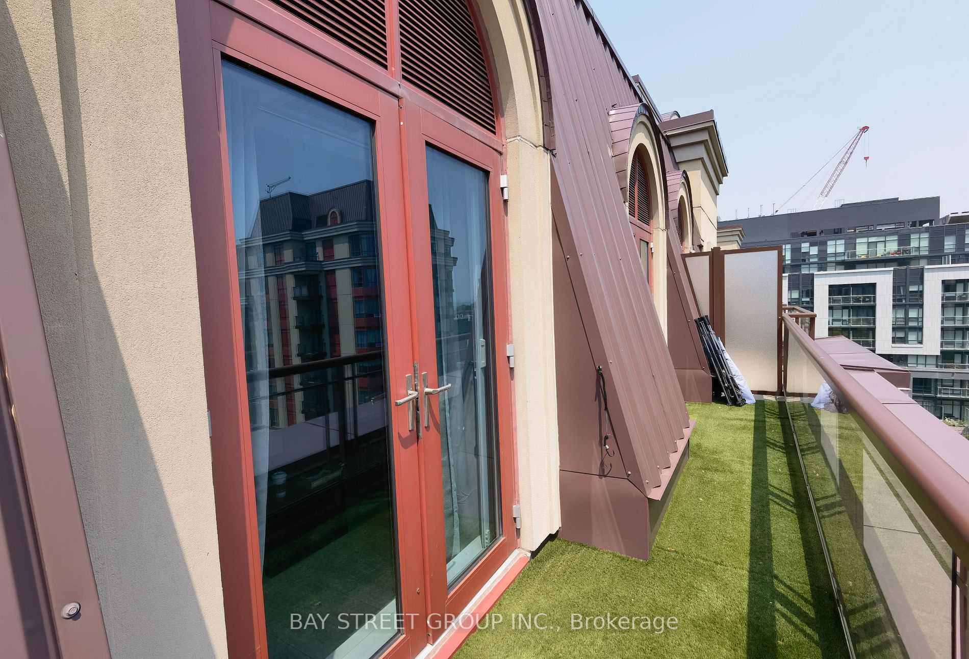 27 Rean Dr, #701