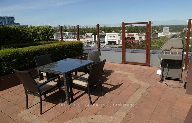 27 Rean Dr, #701