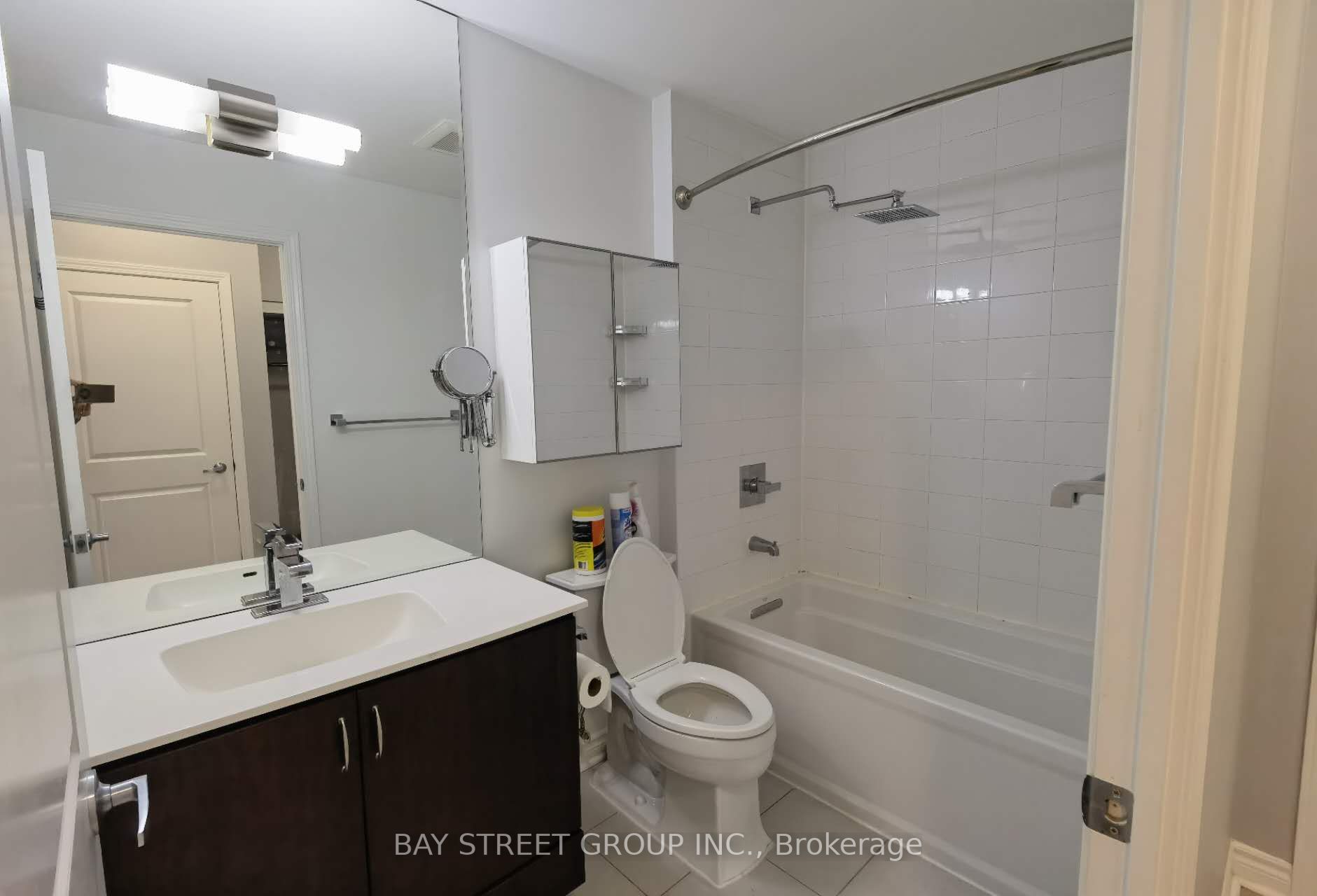 27 Rean Dr, #701