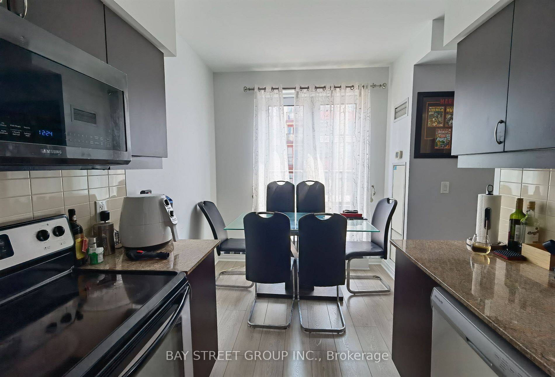 27 Rean Dr, #701