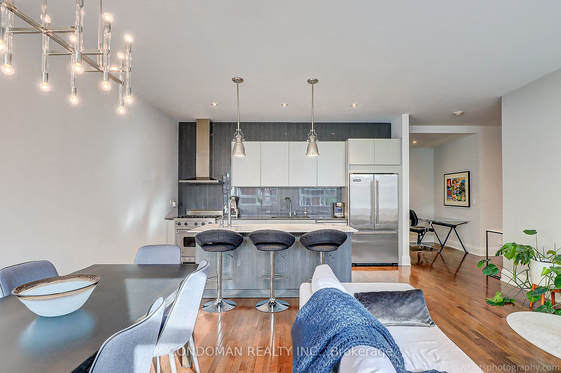 391 Brunswick Ave, #303
