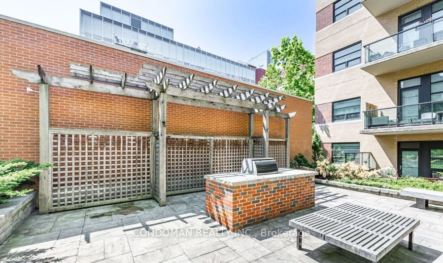 391 Brunswick Ave, #303