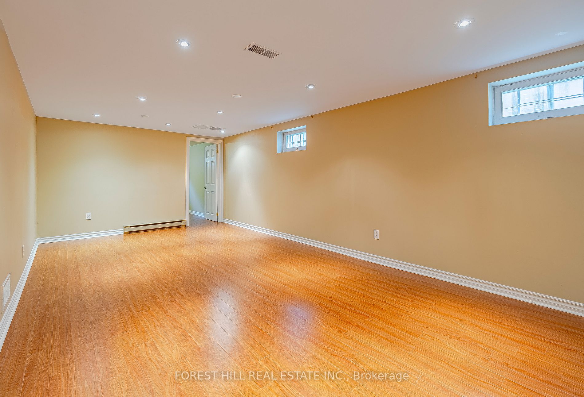 66 Grove Park Cres