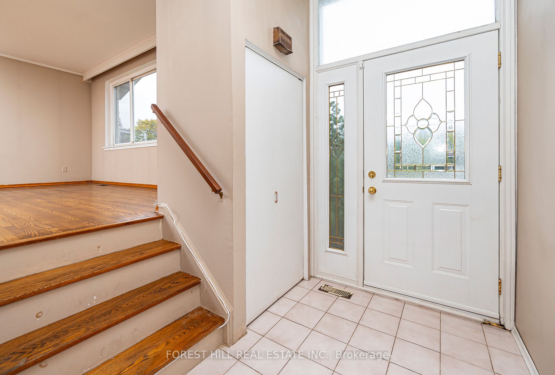 66 Grove Park Cres